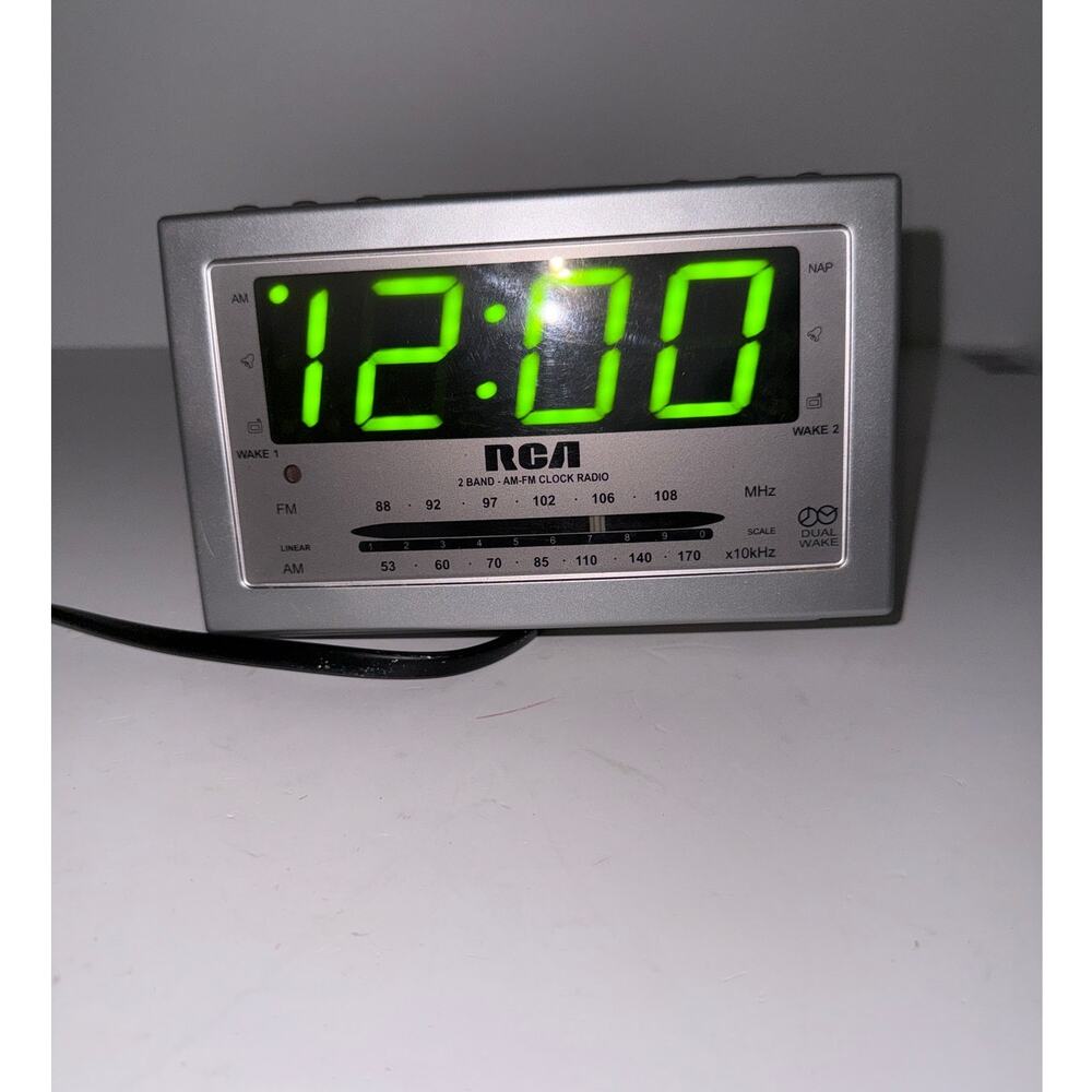 RCA Dual Wake AM FM Clock Radio Green Display Digital Alarm Snooze RP3703A